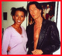 Arabella Kiesbauer (links)